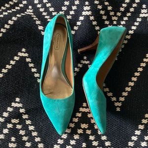 Coach green suede pumps